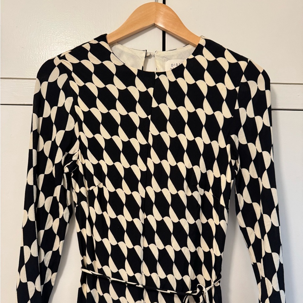 DISSH Black and White Sheath Dress with Bishop Sleeves - Picture 2 of 3